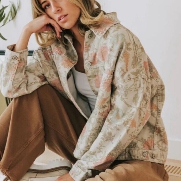 Free People-We The Free Oversized Floral Denim Trucker Jacket. Large - Picture 1 of 6